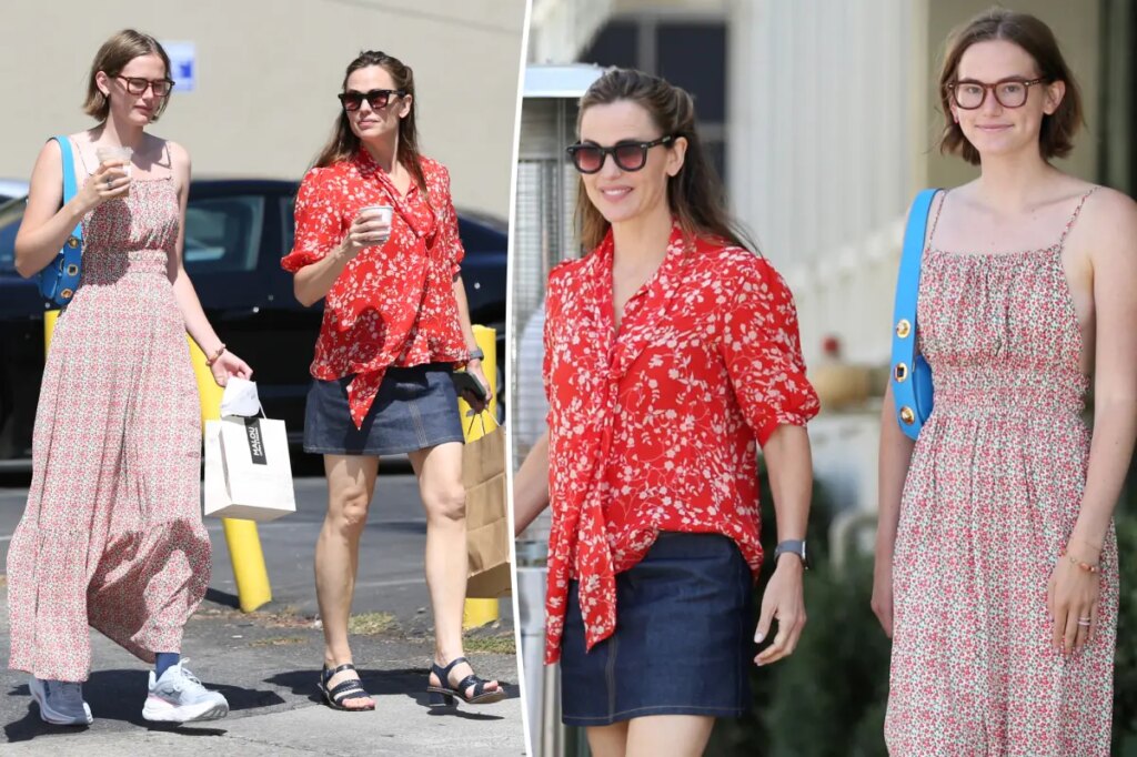 Jennifer Garner and look-alike daughter Violet Affleck, 20, keep it casual on summertime lunch outing