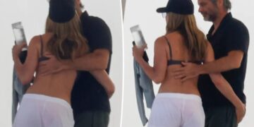 Bikini-clad Jennifer Aniston and boyfriend Jim Curtis make out during yacht getaway
