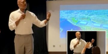 Ex-NYC Mayor Eric Adams mercilessly heckled as he tries to pitch Wisconsin town on AI data center: video