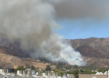 Flames roar near Burbank homes as wildfire prompts evacuation orders