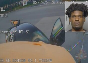 Florida driver fleeing traffic stop slams head-on into school bus carrying 19 children, then runs from scene