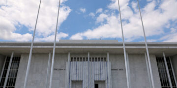 Trump-Led Board Votes Again to Close Kennedy Center for Renovations