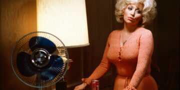 In ‘9 to 5,’ Dolly Parton Put a Friendly Face on Feminism