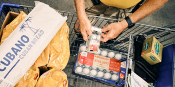 Unexpected Drop in U.S. Retail Sales as Shoppers Feel the Squeeze