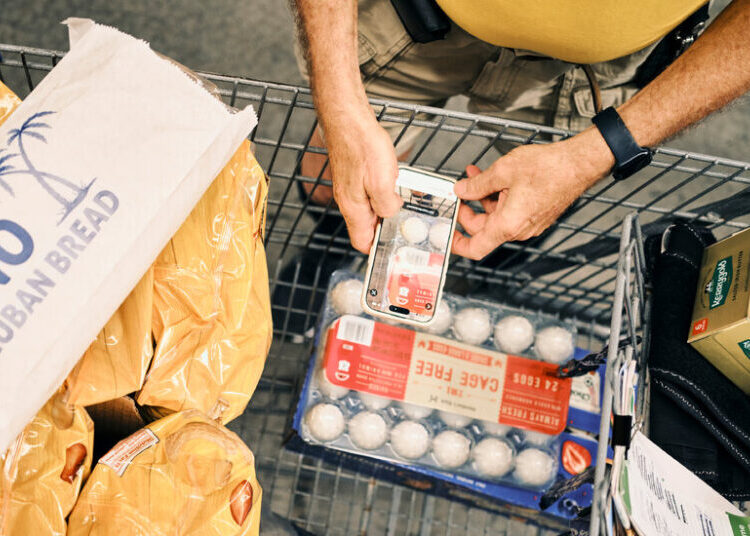 Unexpected Drop in U.S. Retail Sales as Shoppers Feel the Squeeze