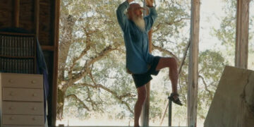 Scenes of Aging Friends Add Up to Something Profound