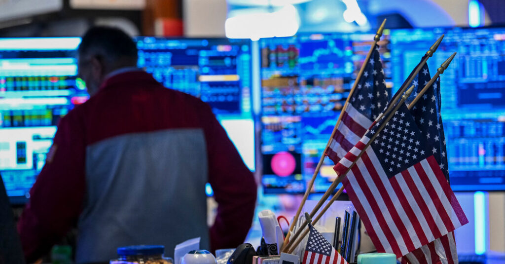 Stock Trading by Lawmakers Becomes a Campaign Attack Line