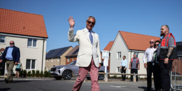 Britain’s Farage Takes a Page From Trump’s Playbook Amid Investigations