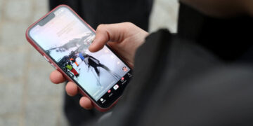 France’s Top Court Strikes Down Ban on Social Media for Children