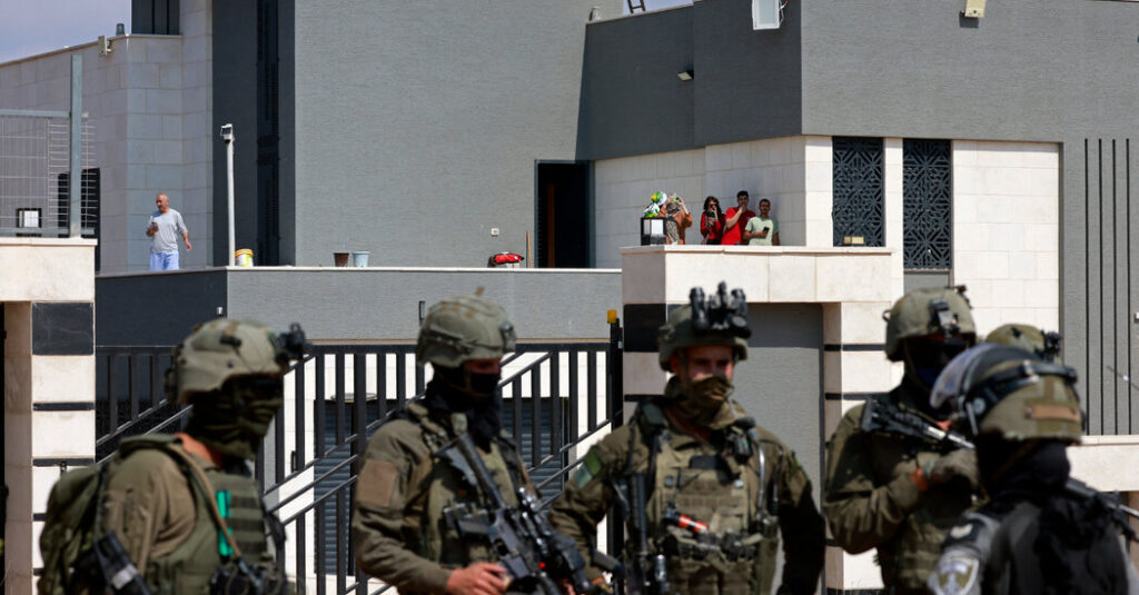 As Army Fails to Protect Palestinians, Israeli Leaders Sympathize With Settlers