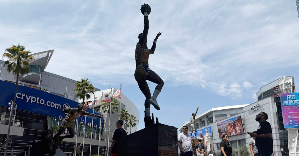 Sports Teams Are So Expensive Billionaires Are Teaming Up to Buy Them