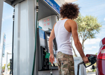 As Inflation Eats Up Pay Gains, Workers Fall Behind