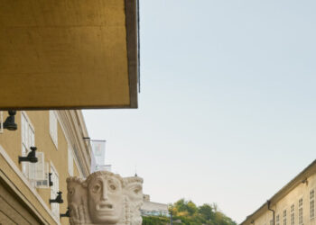 The Salzburg Festival Navigates Uncertain Times Without a Captain