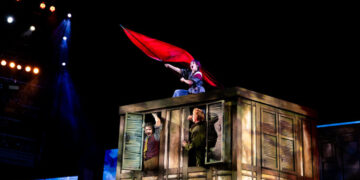 Can You Hear the Theaters Ka-Ching? A Battered Industry Turns to ‘Les Miz.’