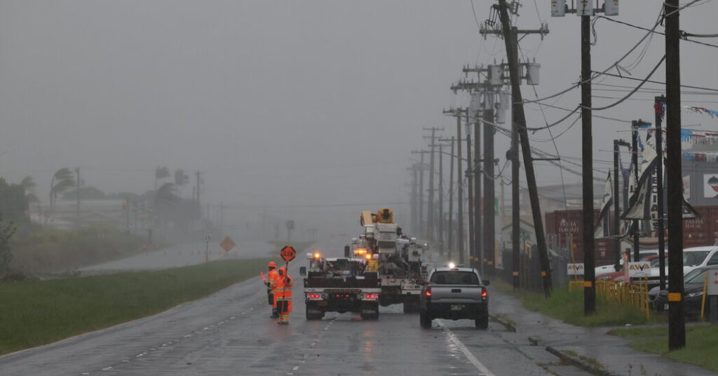 Lala Damages Utility Lines in Hawaii, Leaving Thousands Without Power