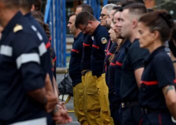 France’s largest peacetime evacuation ends — with new fires erupting elsewhere