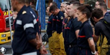 France’s largest peacetime evacuation ends — with new fires erupting elsewhere