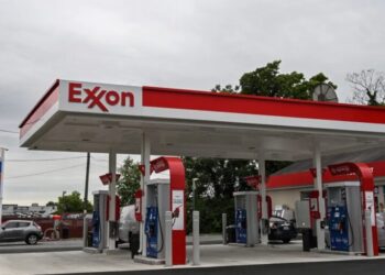 Exxon, Chevron warn fuel prices to endure as war knocks refining