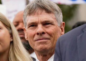 Man accused by Trump admin of vandalizing Reflecting Pool claps back after case dropped