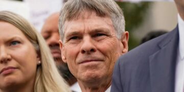 Man accused by Trump admin of vandalizing Reflecting Pool claps back after case dropped