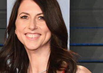 Most billionaires are stuck in ‘slow philanthropy.’ MacKenzie Scott gave away $26 billion and won’t stop until ‘the safe is empty’