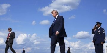 Trump’s approval rating on the economy sinks to just 32%, and even Republicans feel like they need ‘to get a loan before I go grocery shopping’