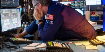 Wall Street’s favorite bet comes undone as chips whipsaw market
