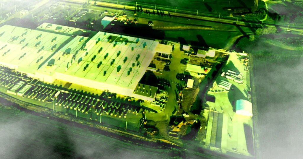 SpaceX Vows to Keep Poisoning Nearby Towns With Its Fume-Belching Data Center For Another Year