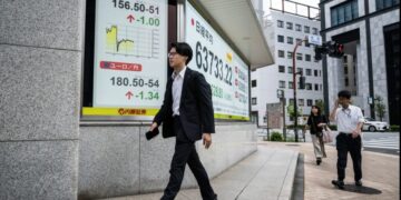 Yen rises amid speculation of more intervention after U.S. support
