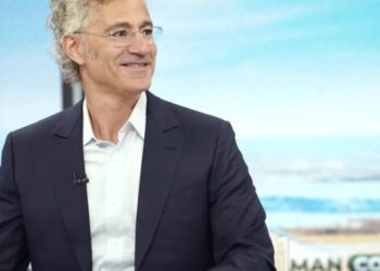 Palantir shares jump 13% as U.S. AI demand sends revenue soaring past targets