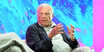 Sir Martin Sorrell has identified the key AI skill for the future: ‘People who share will be the new kings and queens’