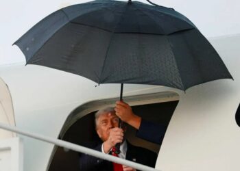 Eyes roll as ‘gaslighting’ Trump accused of uncorking new ‘market manipulation’ ploy