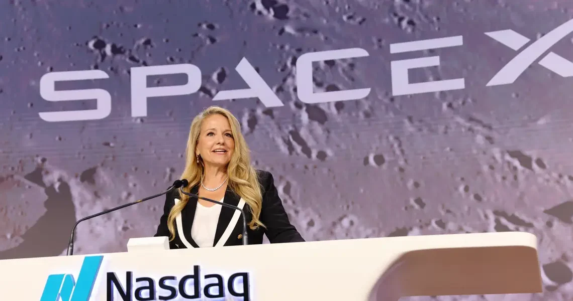 SpaceX says it’s coming for AT&T, Verizon, and T-Mobile customers