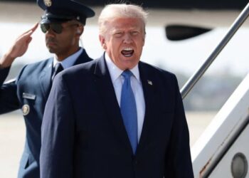 Trump panics over progressive Dem’s ‘real shot’ at ousting MAGA senator: ‘Get ready’
