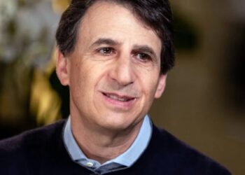 Before becoming CEO of $79 billion Wall Street giant Apollo, Marc Rowan worked at a party store, valet lot, and ‘the best kosher caterer’