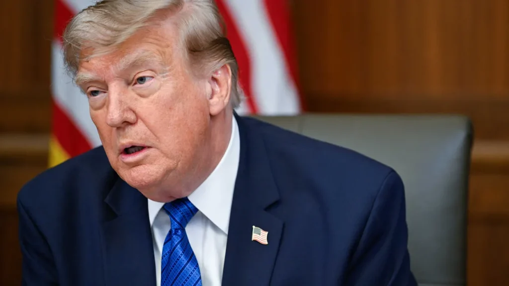 Trump’s verbal tics at Camp David ‘very likely’ a signal of ‘brain decline’: expert