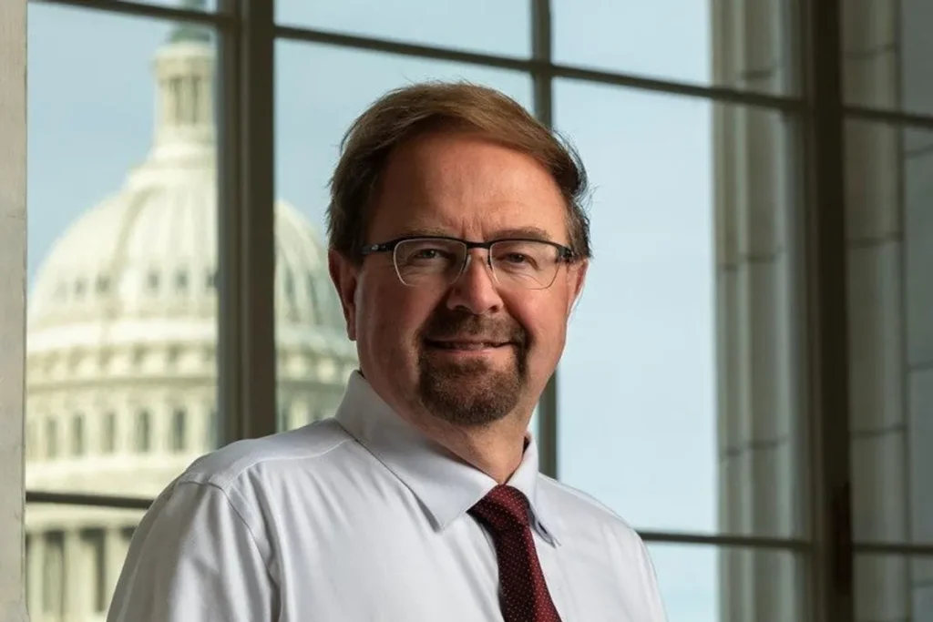 Scandal-plagued Republican’s abrupt exit has GOP analysts pulling their hair out: NYT