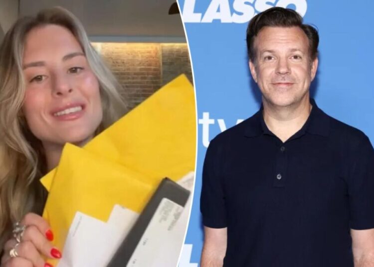 NYC woman realizes she’s living in Jason Sudeikis’ old home after getting his mail — then meets the ‘Ted Lasso’ star