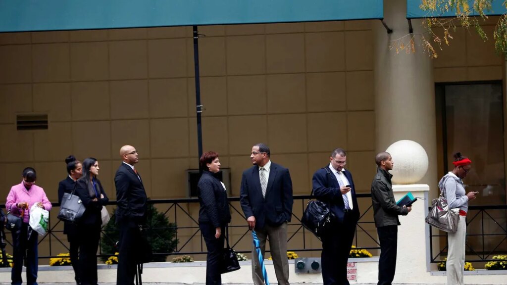‘Significantly worse than expected’: Tanking jobs report stuns CNN analyst