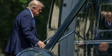 With broad bipartisan support, Congress is about to give Trump ‘unchecked authority’ to impose new tariffs of up to 100% on top trading partners