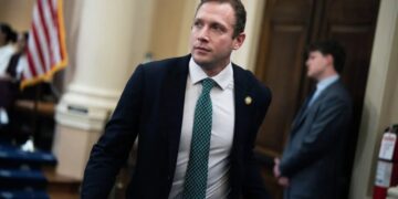 More GOP senators call for Miller to quit over abuse allegations