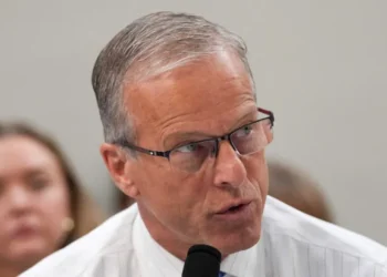 ‘Warning signs’ emerge for GOP after Trump’s telling answer on John Thune’s future