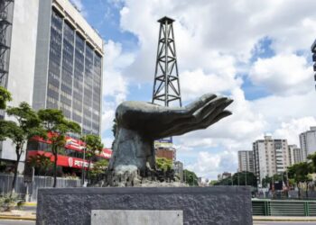 Trump amps up pressure on billionaire Sargeant to exit Venezuela