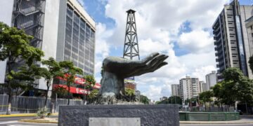 Trump amps up pressure on billionaire Sargeant to exit Venezuela