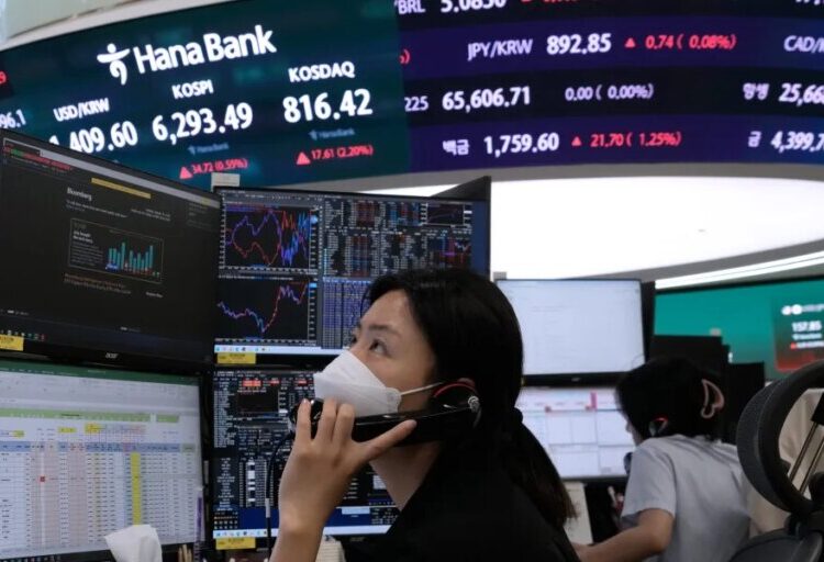 Oil prices rise and analysts see Big Tech selloff linked to traders locking in gains