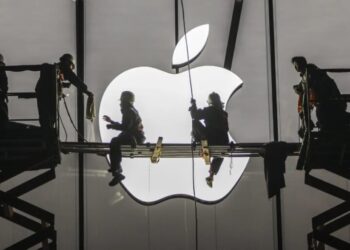 With latest Wall Street downgrade, Apple now has the most ‘Sell ratings since shortly after Steve Jobs’ death