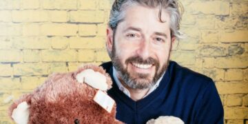 The cofounder of $2 billion toy giant Spin Master says the best time to start a business is in your 20s because ‘no one sees you as competition’