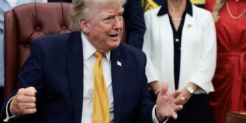 Drunken video shames top Trump aides as they beg not to be shown: ‘Do not get our faces!’