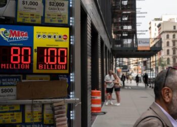 One ticket, one gas station, $1 billion: Powerball’s drought ends in Illinois