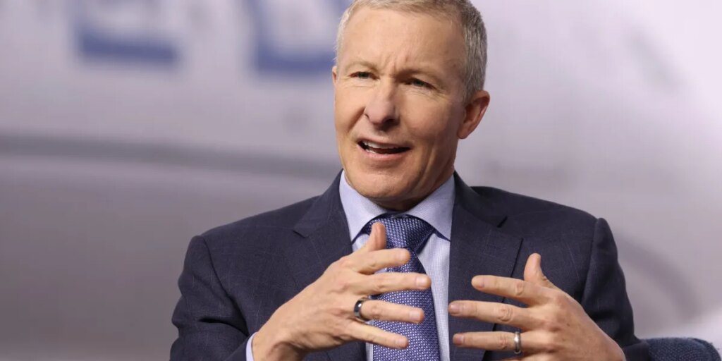 United CEO Scott Kirby tells Gen Z interns to ditch excuses—it’s a mantra he learned in Air Force training: ‘Figure out how to overcome it’